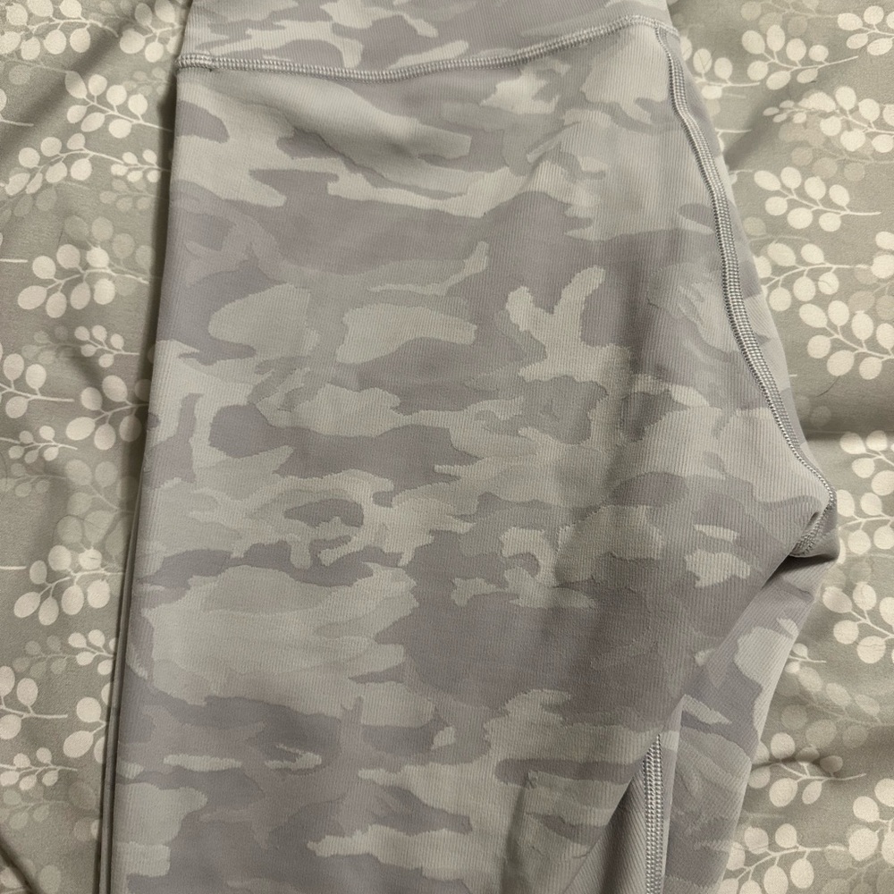 Lululemon Wunder Under *Ribbed - Picture 2 of 3